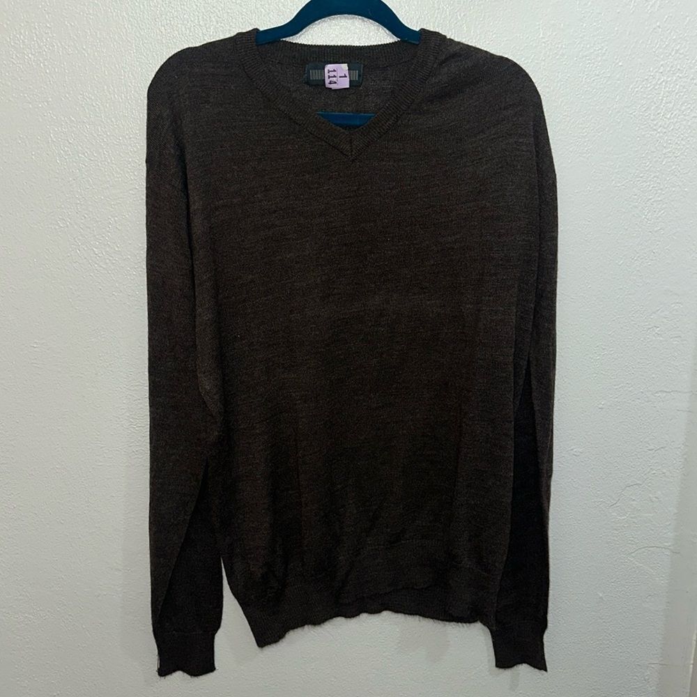 Men’s XL V neck Sweater